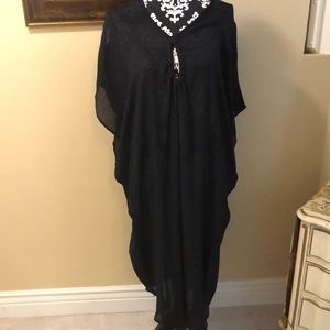 Heather Laine Leisurewear long lightweight peep hole detail front + shoulders